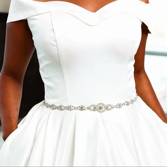 Sweetheart Sleeveless Wedding Dress with Crystal Belt and pockets-ivory - Picture 2 of 5